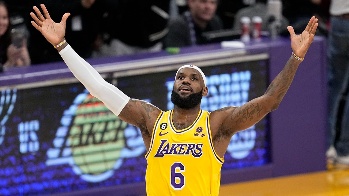 Los Angeles Lakers on X: Tied heading into the fourth. LeBron: 27