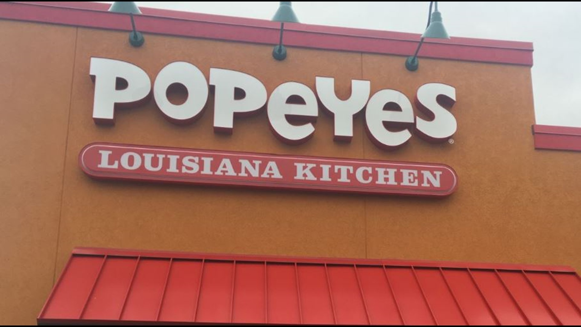 Police: Popeyes robber fails to open register, steals chicken instead ...