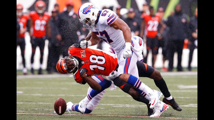 Green's big game rallies Bengals over Bills 20-16 in rain