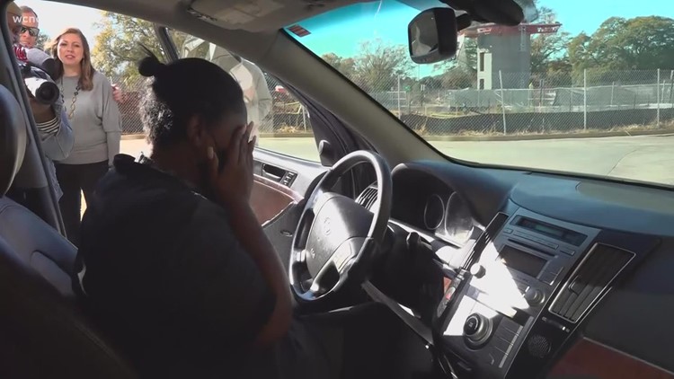 Mom living in shelter is surprised with a car