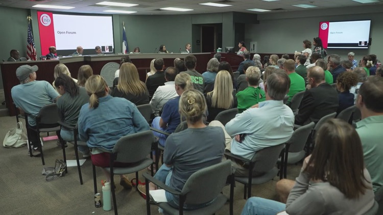 Coppell ISD delays vote to close Town Center Elementary as parents thank trustees for a pause
