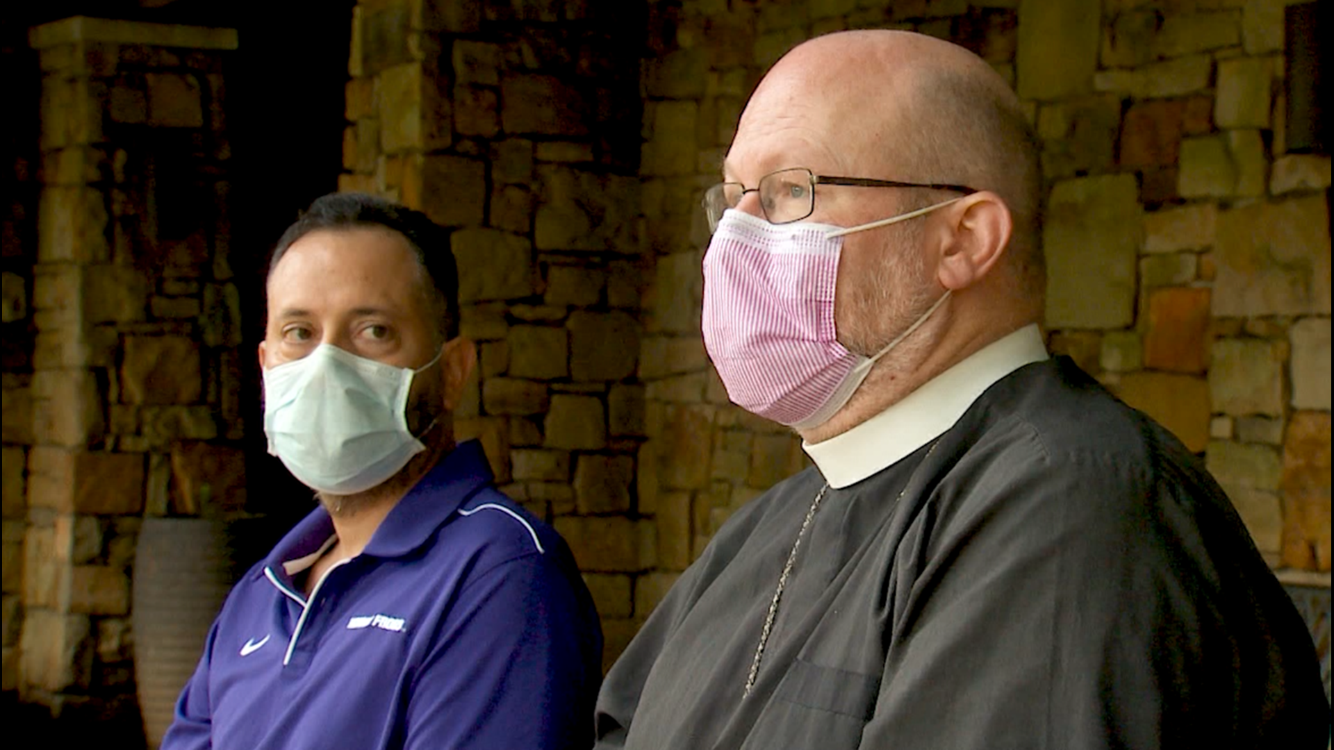 Fort Worth Priest S Plasma Donation Saves Life Of Man Battling Covid 19 Verifythis Com