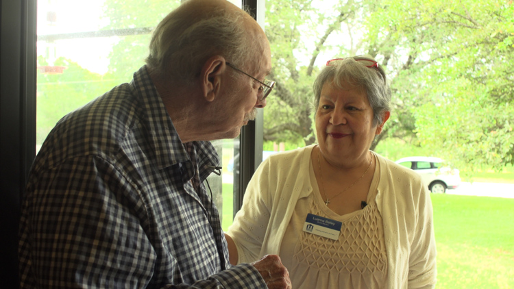 'It's the best thing going'| Meals on Wheels volunteers help fight loneliness in Tarrant County