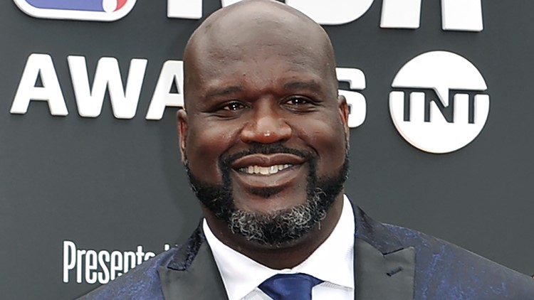 Shaq has fun with police during traffic stop