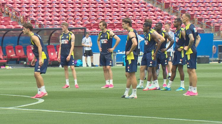 Thousands of fans watch Sweden train in Frisco as World Cup excitement builds across North Texas