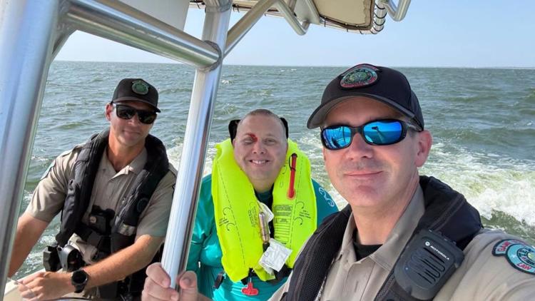 Texas Game Wardens rescue missing boater stuck in Lake Tawakoni for hours