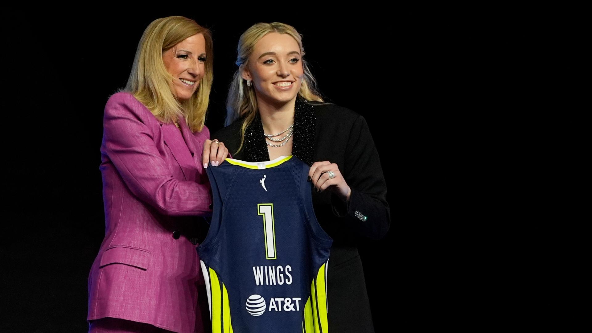 Wnba Draft 2025 Paige Bueckers Selected By The Dallas Wings Wnba Draft 2025 Paige Bueckers Selected By The Dallas Wings