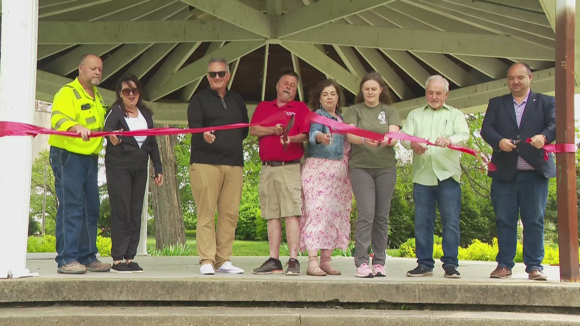 Silver Creek Township unveiled its newest city park on Monday.