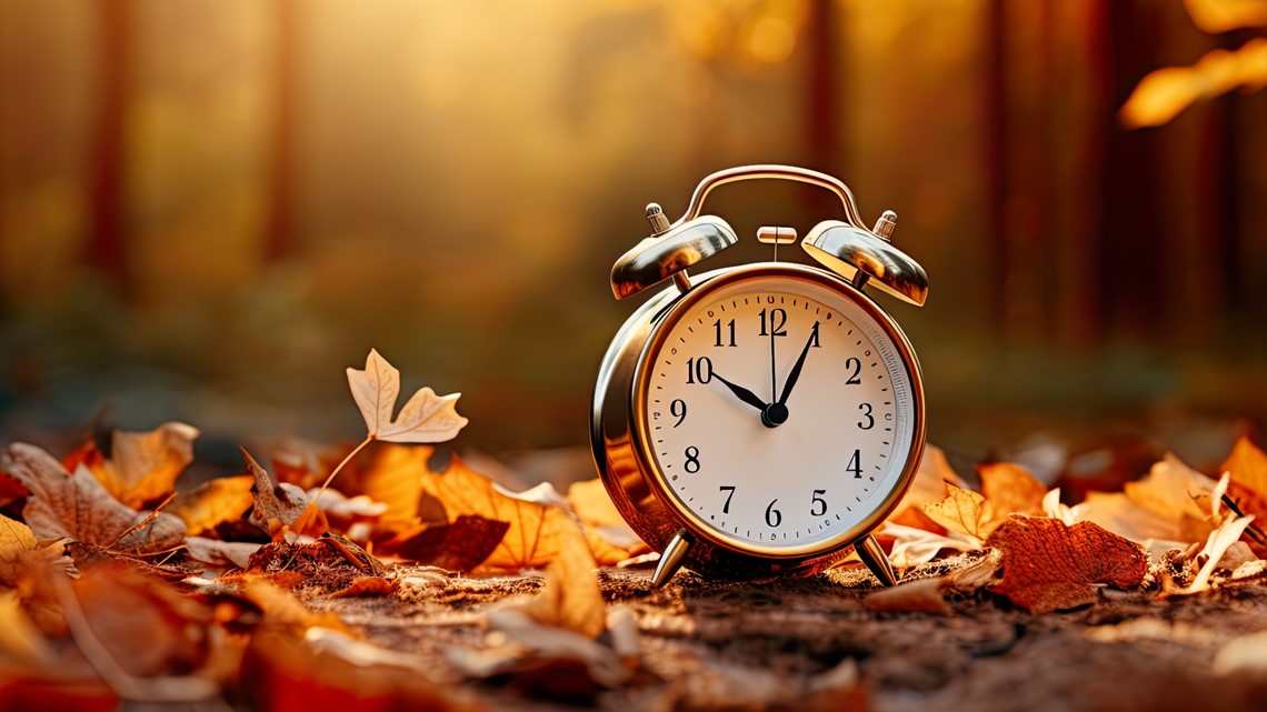 Clocks Fall Back in USA and Canada on November 1