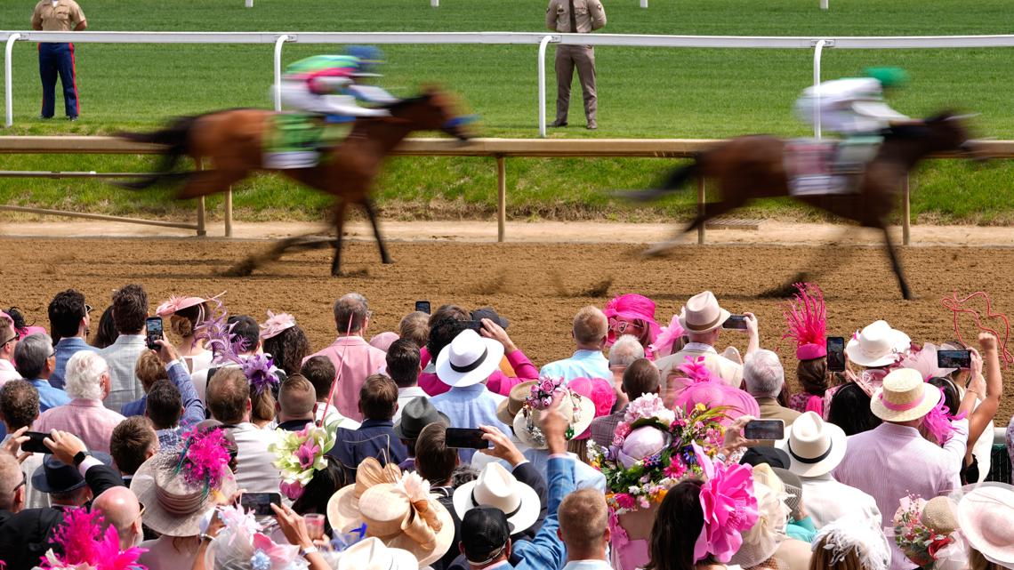 Always a Runner wins Kentucky Oaks 152