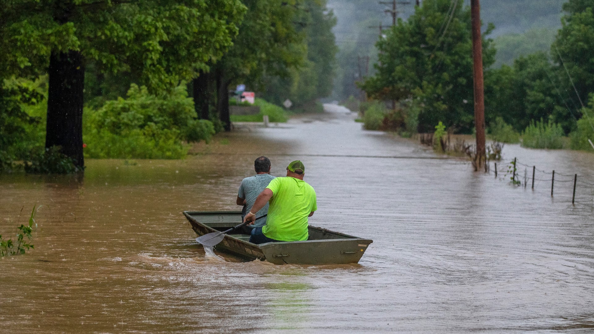 Eastern Kentucky starts cleaning up after deadly floods | 10tv.com