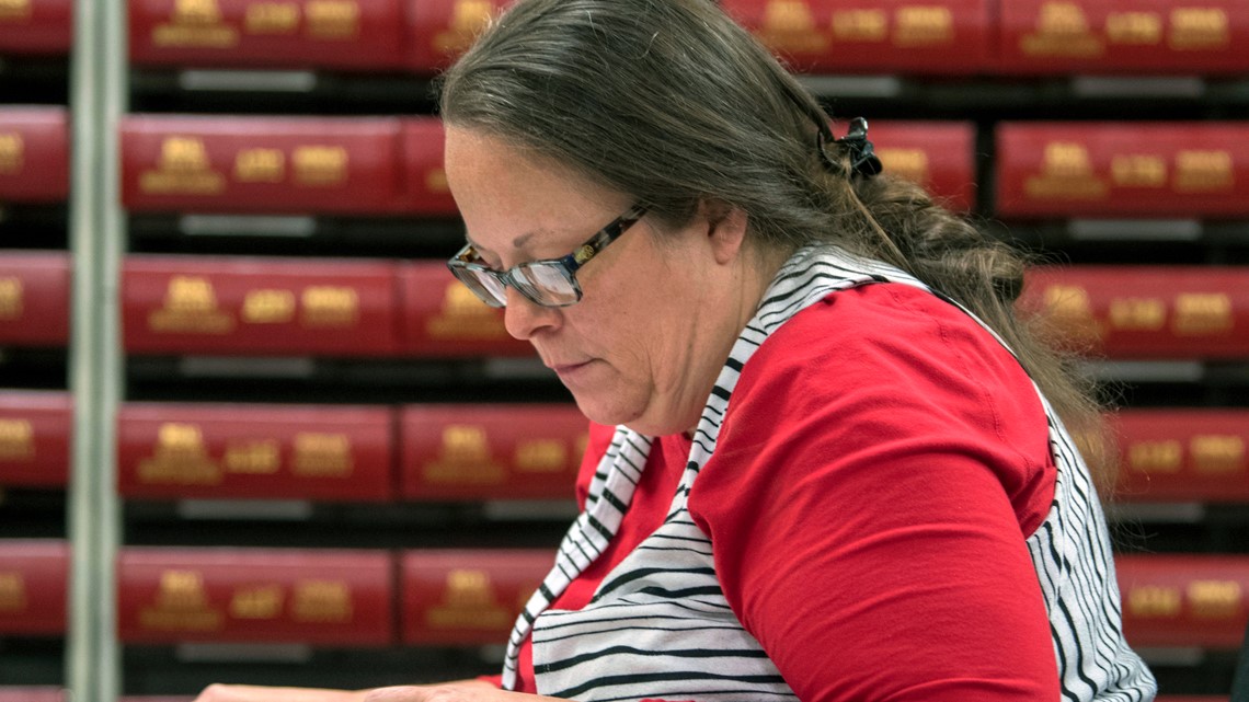 Judge: Same-sex marriage license denials by former Kentucky clerk violated constitutional rights - Vimarsana News