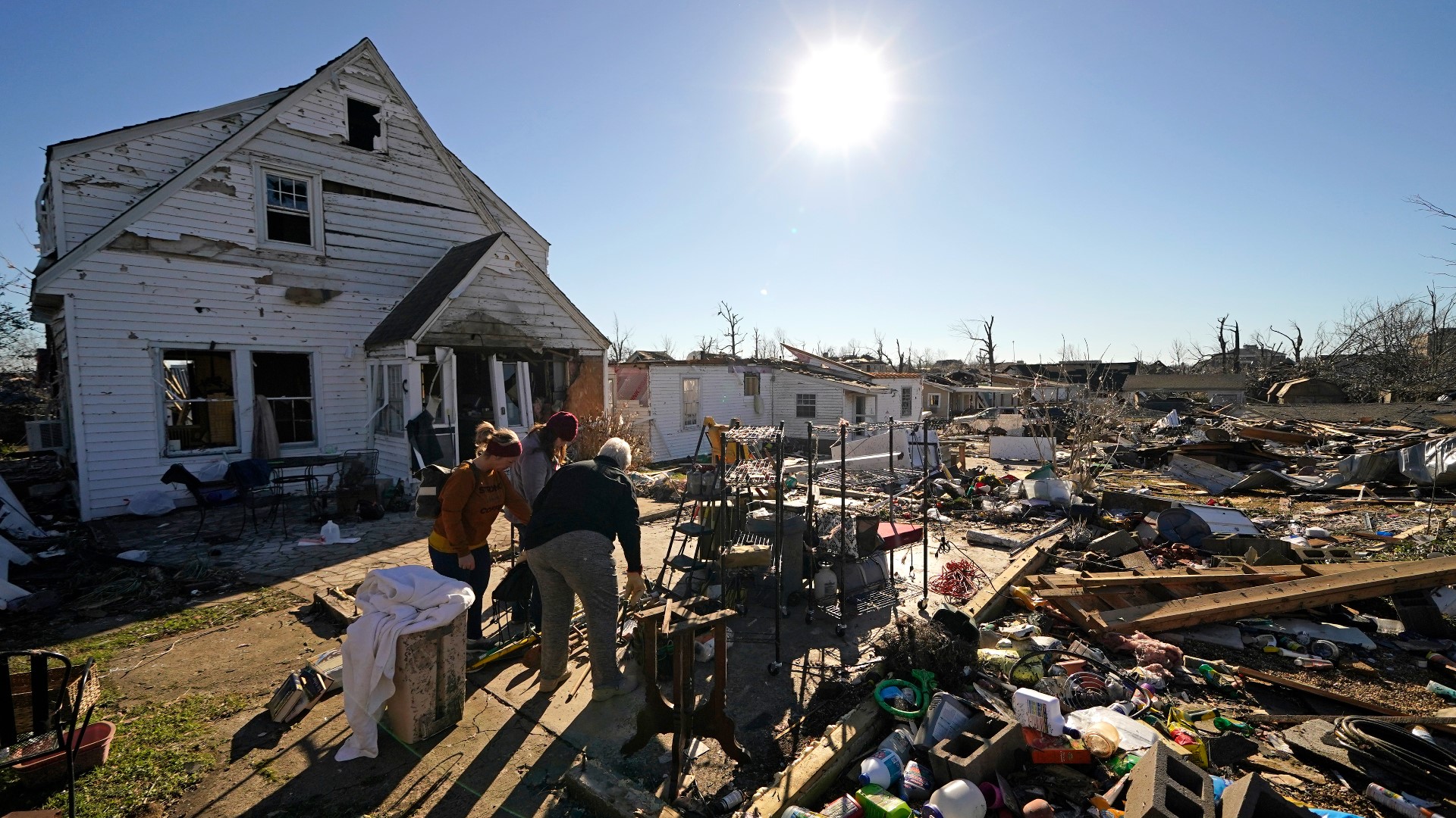The number of people killed in the storms remains at 74 and there are 122 Kentuckians unaccounted for.
