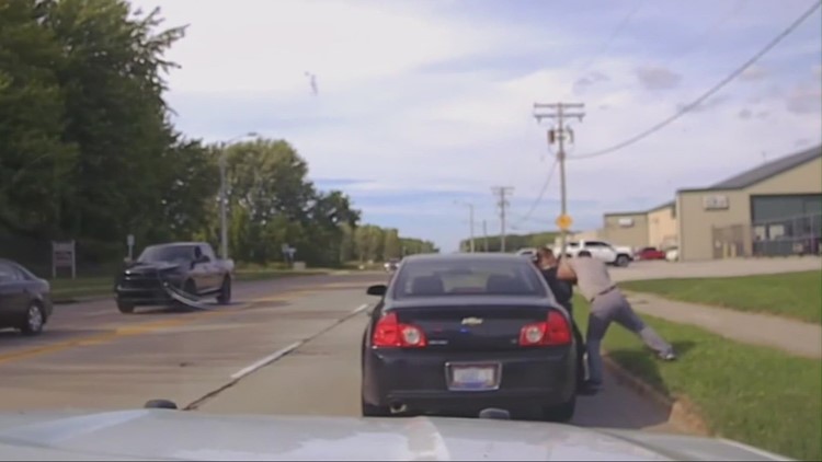 4 good Samaritans stop to help Ohio police officer being attacked by suspect