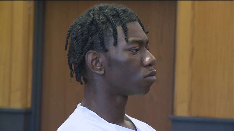 Teen accused of pulling down woman's clothes at Cedar Point faces judge, banned from all Six Flags parks for life