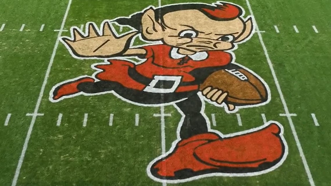 Cleveland Browns - Elf - 3D Fan Foam Logo Sign
