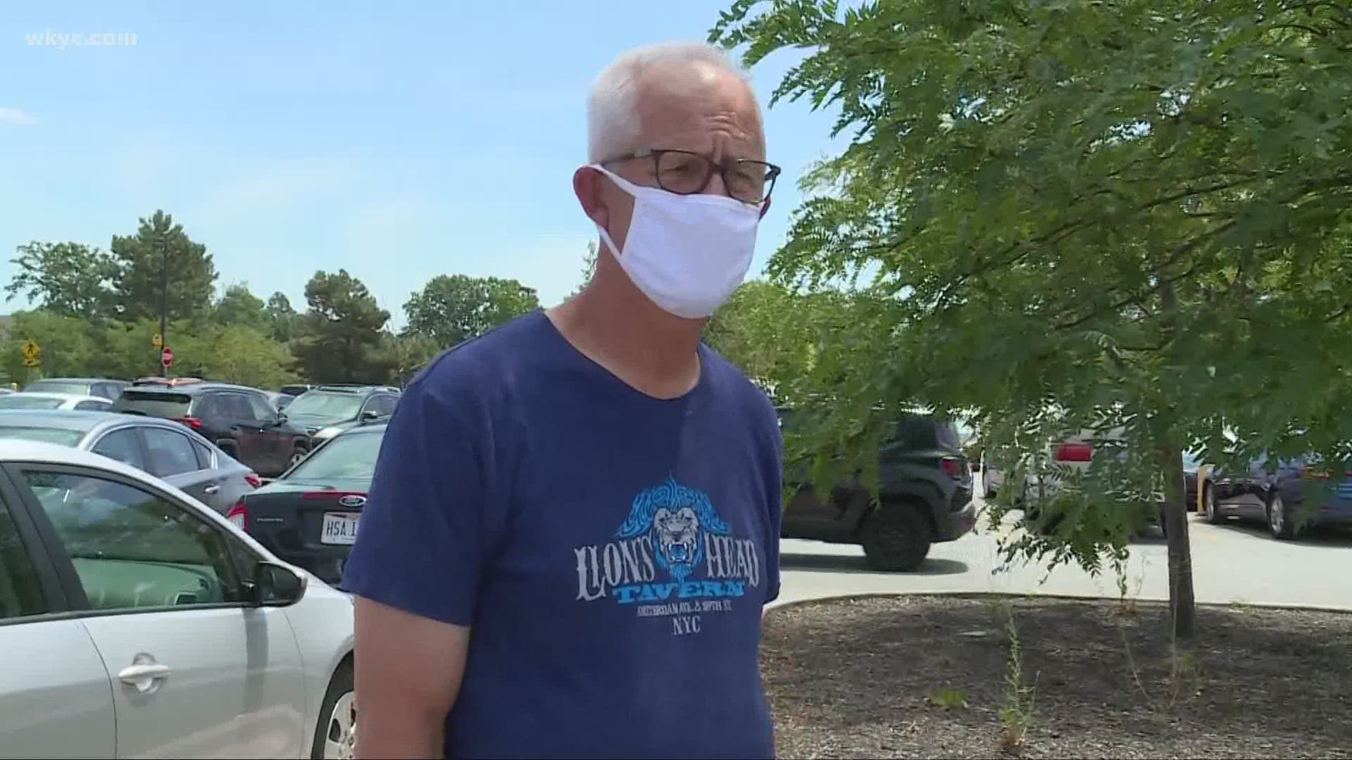 The list of businesses and restaurants requiring customers to wear masks or face coverings is growing. Lindsay Buckingham has the reaction of local shoppers.
