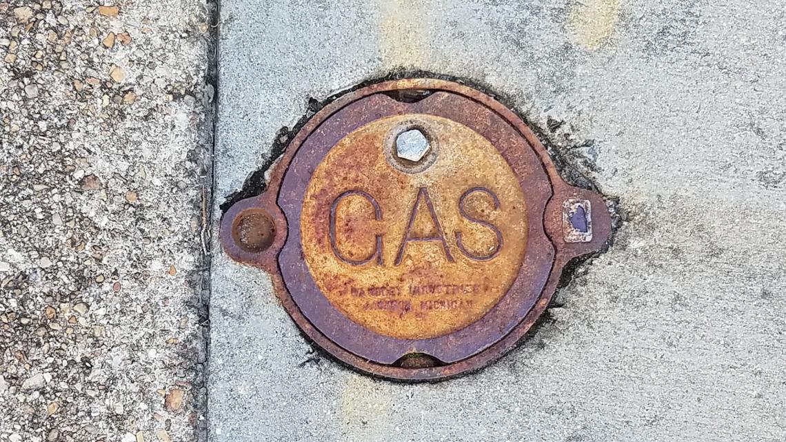 Polk City residents temporarily evacuate after gas line hit