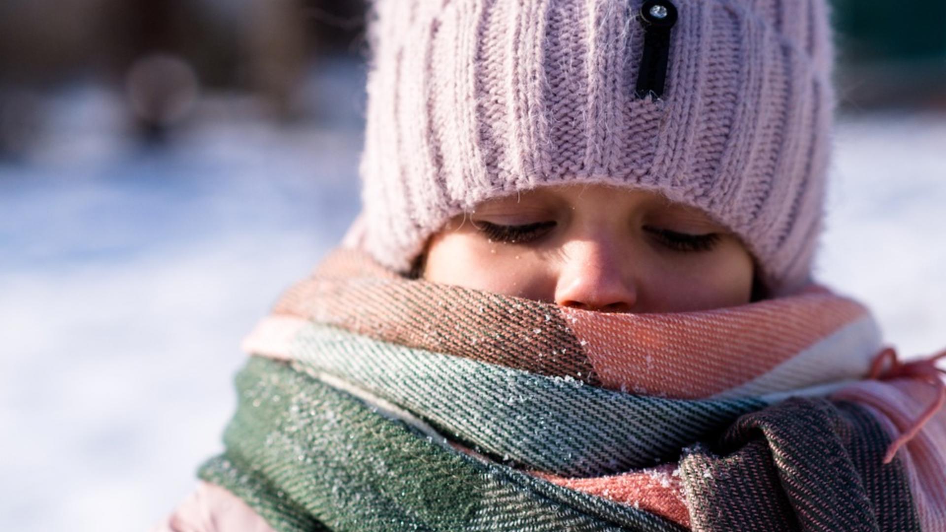 News 8 has compiled a list of tips to help stay warm and safe as a wintry snowstorm makes its way through the Quad Cities region.