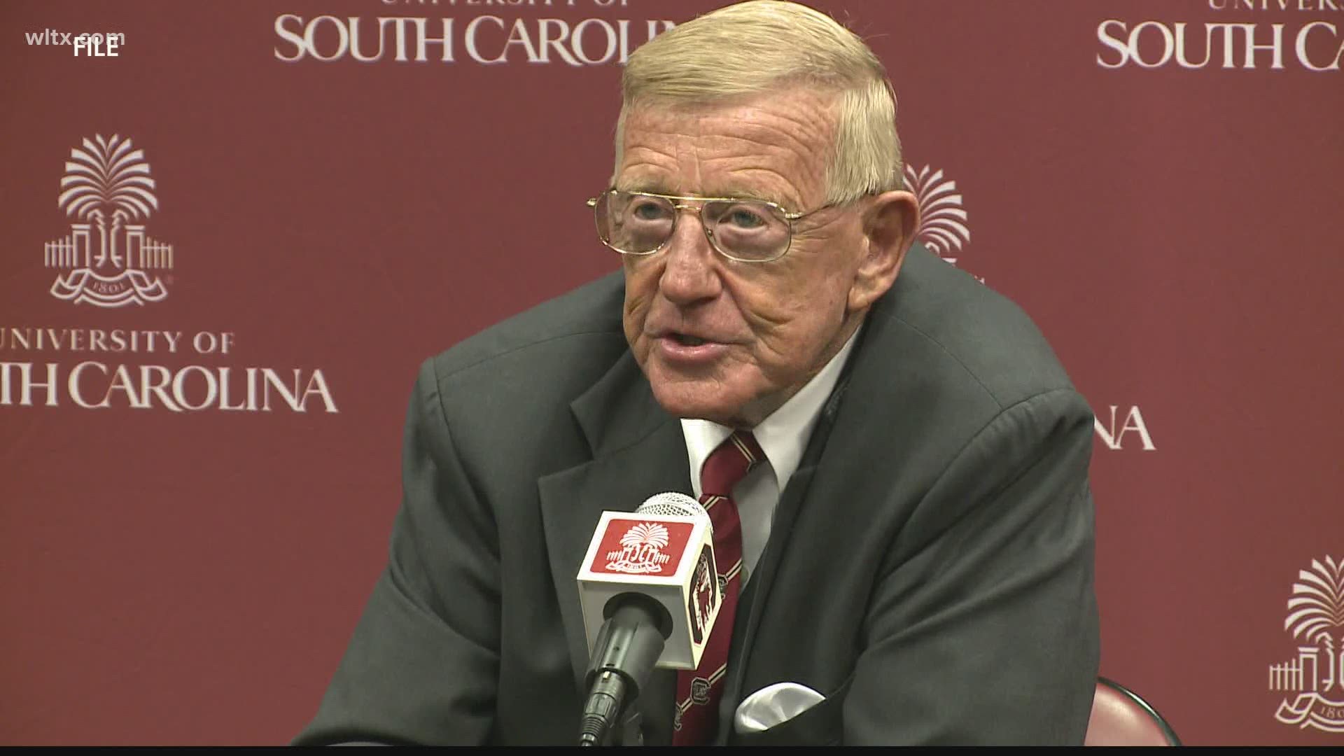 College Football Hall of Fame Coach Lou Holtz will be honored with the nation's highest civilian honor by President Donald Trump.
