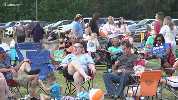 Jones County introduces new July 4th tradition: a charity tug-of-war contest