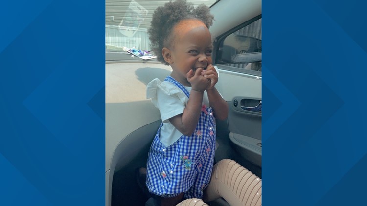 Georgia 2-year-old calls 911 after mother faints