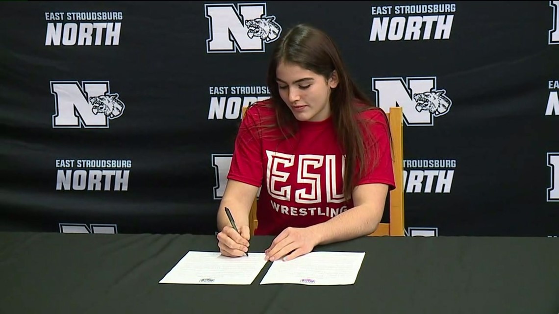 Senior Signs with ESU Women’s Wrestling Team | wnep.com