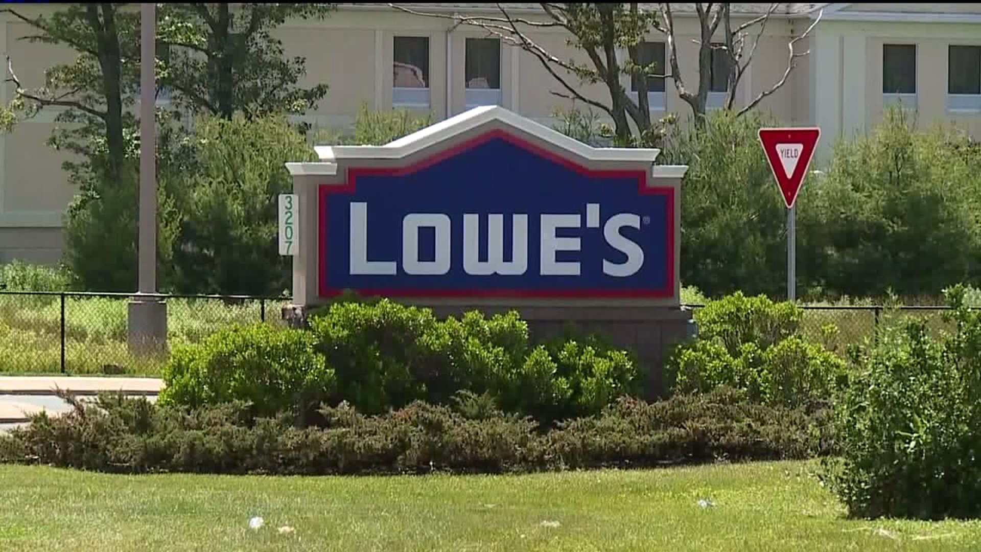 Several Charged with Theft from Lowe's in Monroe County