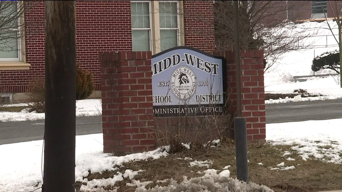 $28,000 given away at Midd-West High School