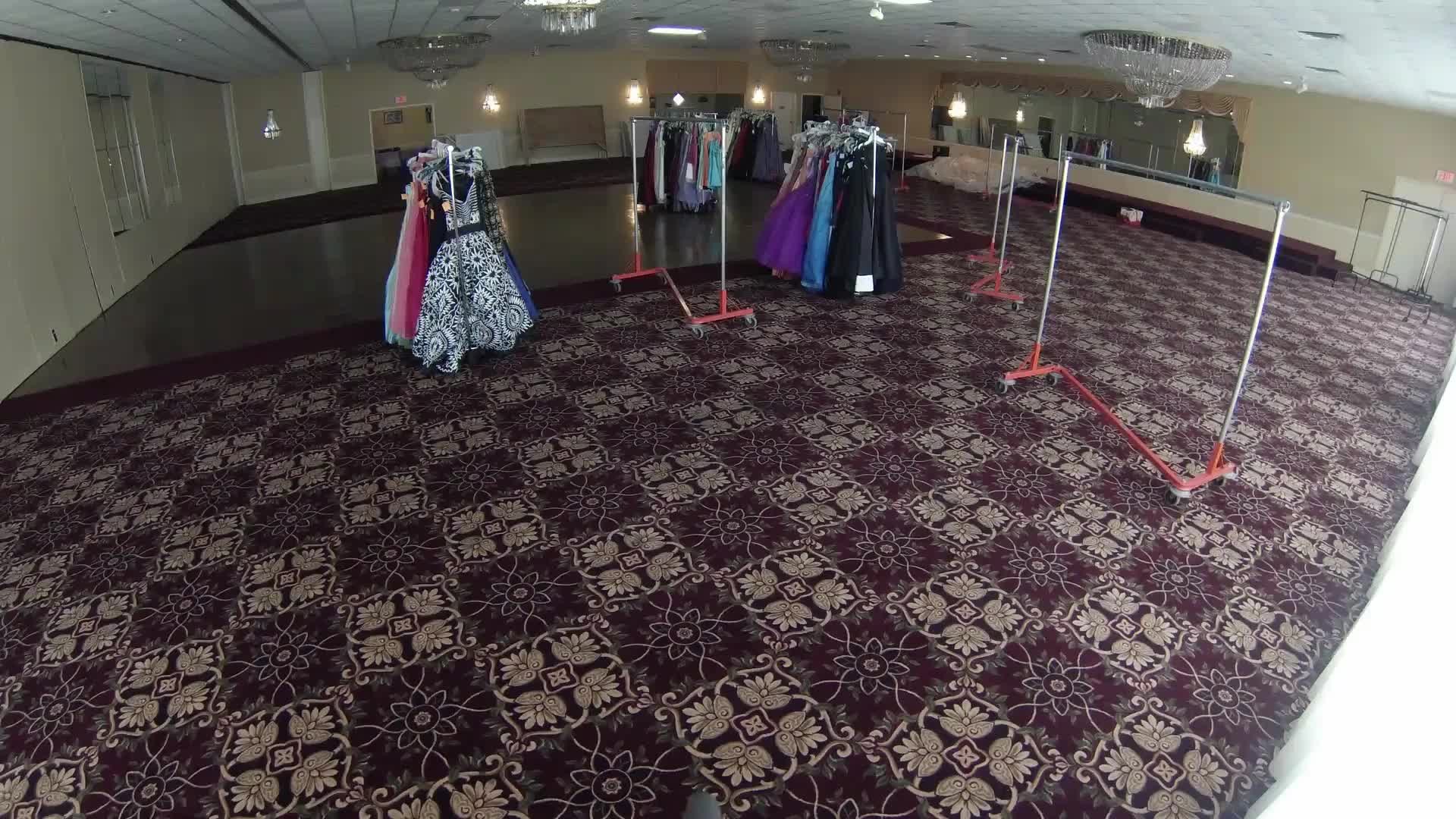 Cinderella's Closet - Setting Up
