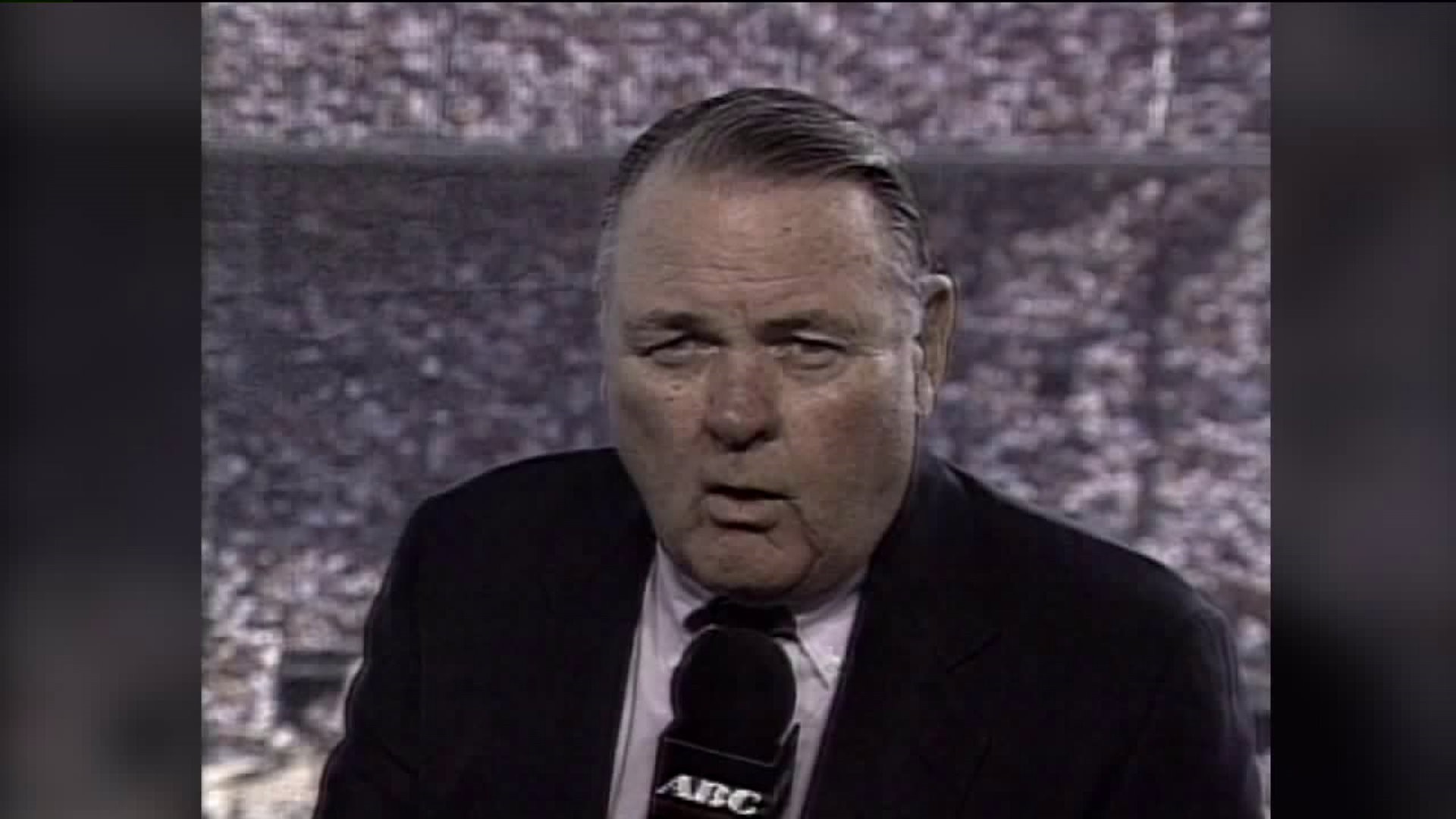 Keith Jackson, venerated college football sportscaster, dies at 89