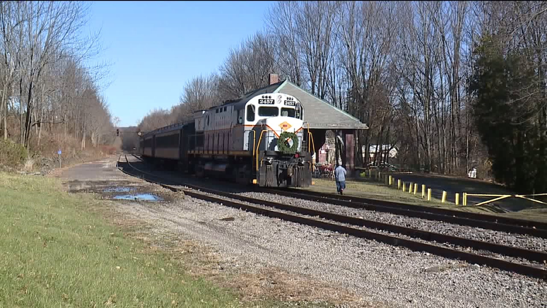Hundreds Ride Holiday Train in Lackawanna County