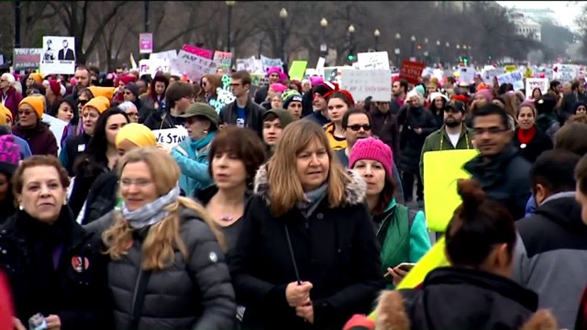 Thousands Head from Pennsylvania to D.C. for Women`s March
