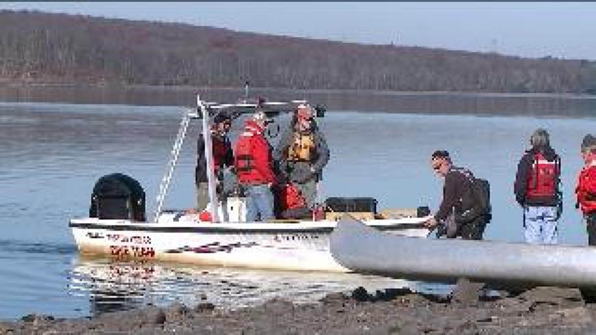 Rescuers Searching For Man’s Body in Lake Wallenpaupack