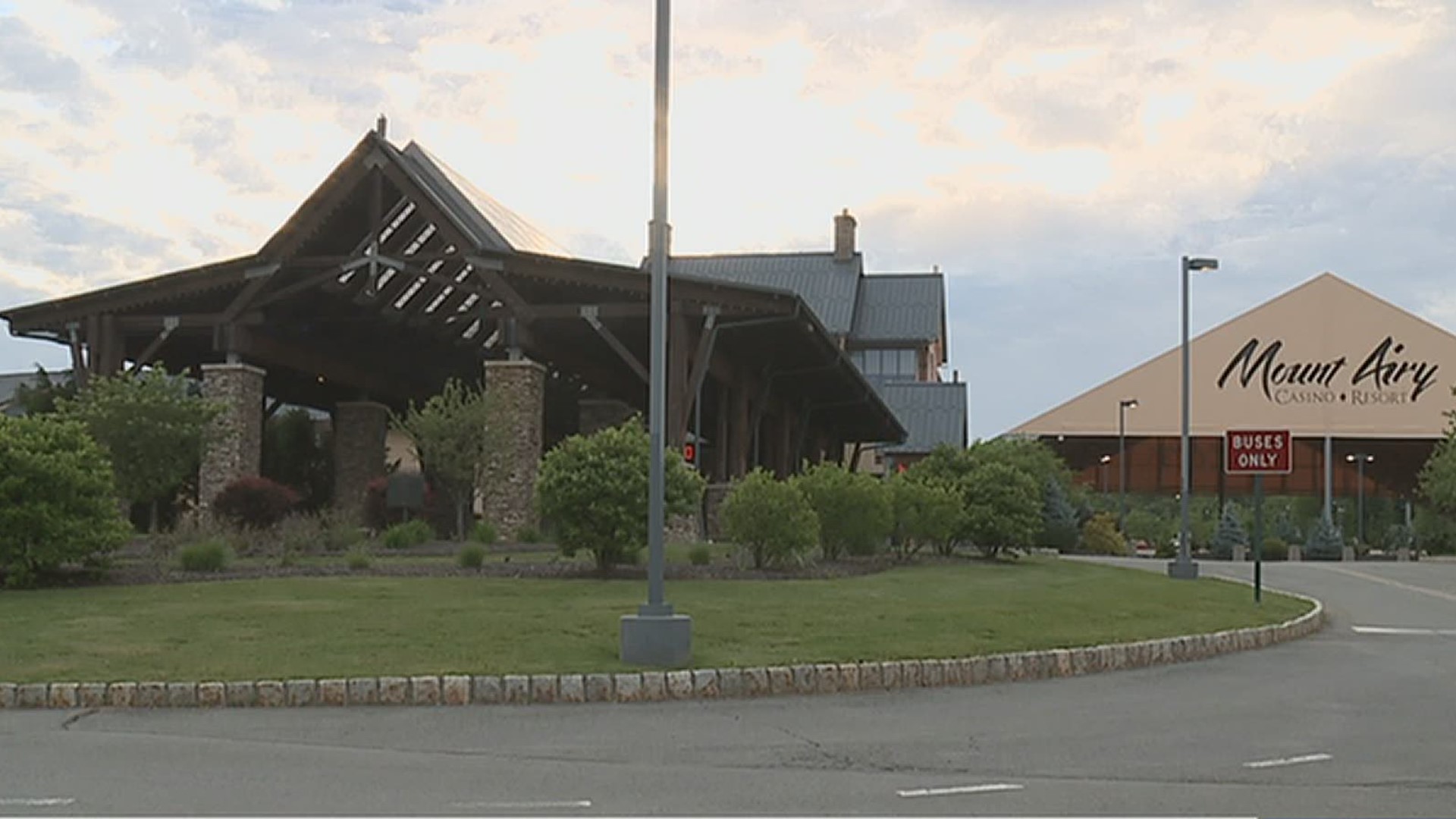 The casino says all guests and staff will be required to wear masks while on the property.