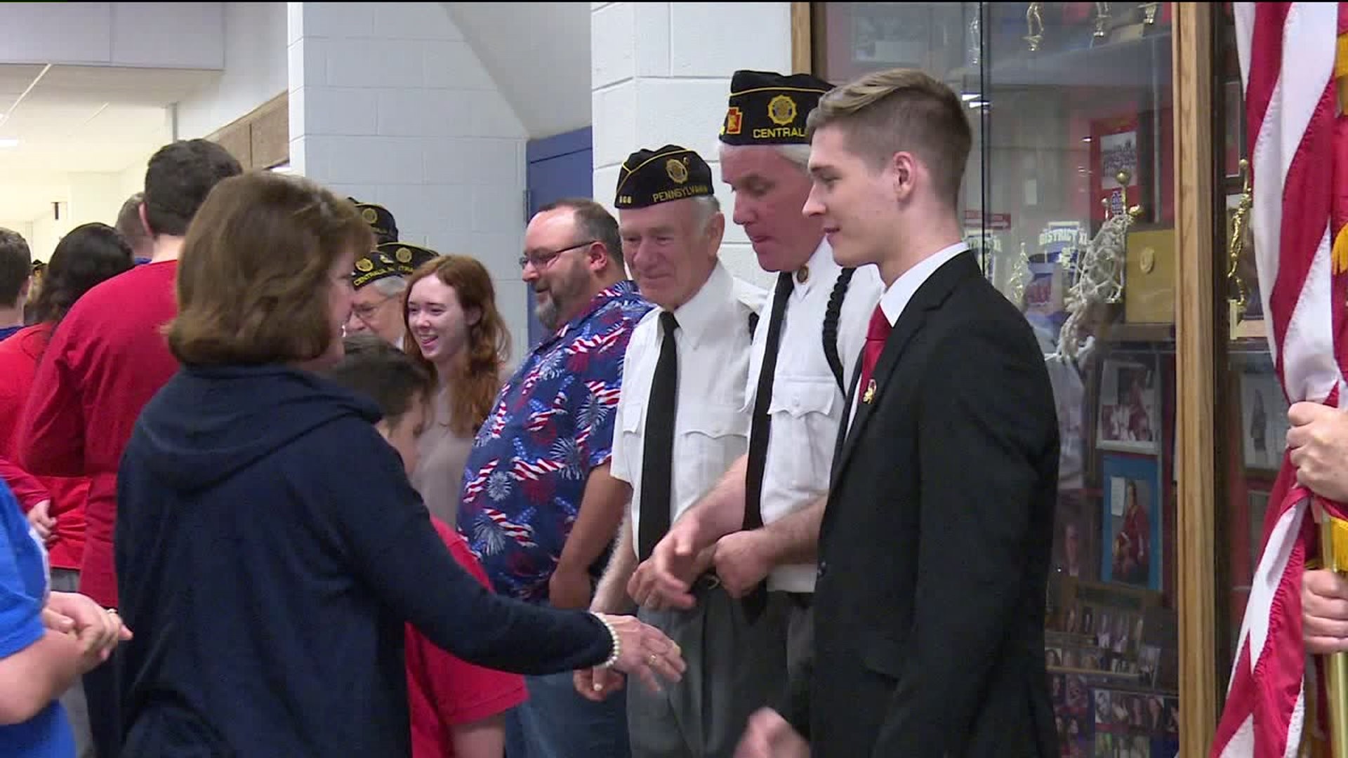 Veterans Inspire Student to Enlist in Navy