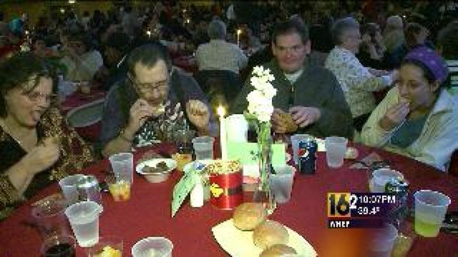Hundreds Attend Annual Friends Of The Poor Dinner