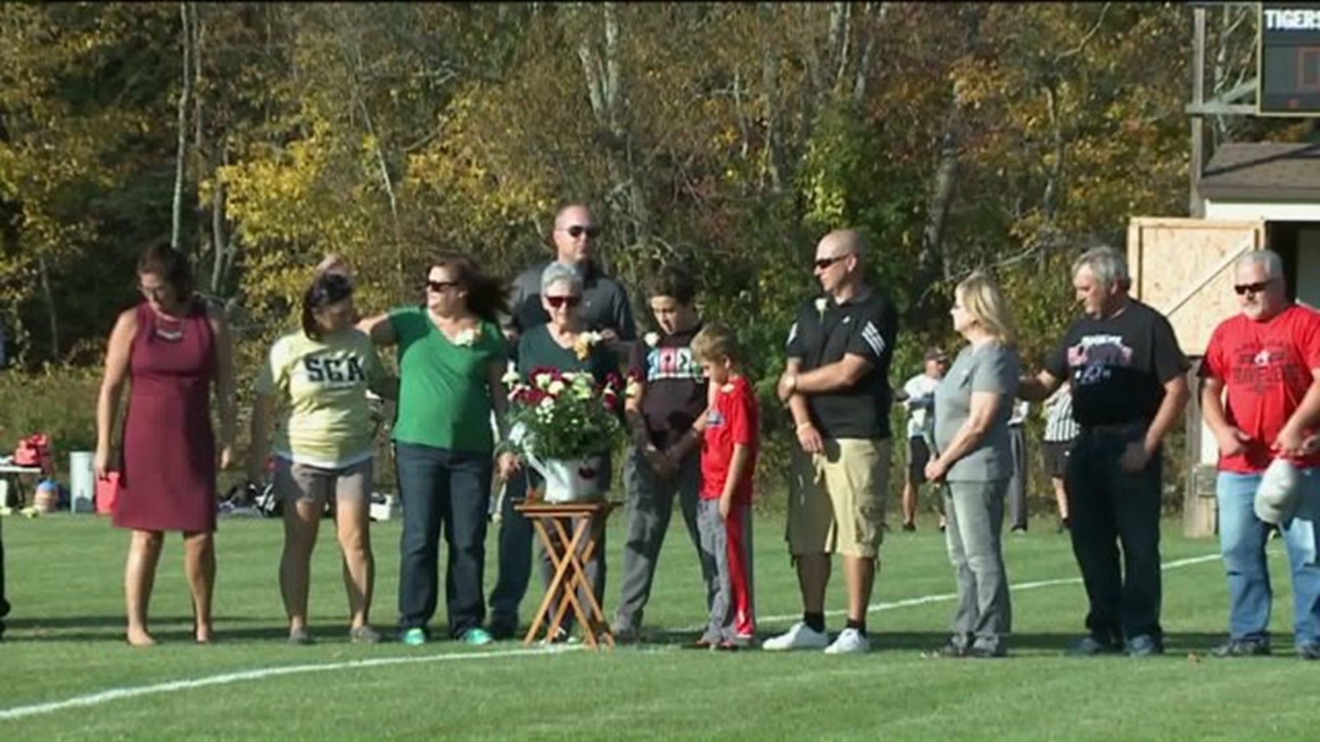 Field Hockey Team Honors Coach Killed In Weekend Fire Before Game