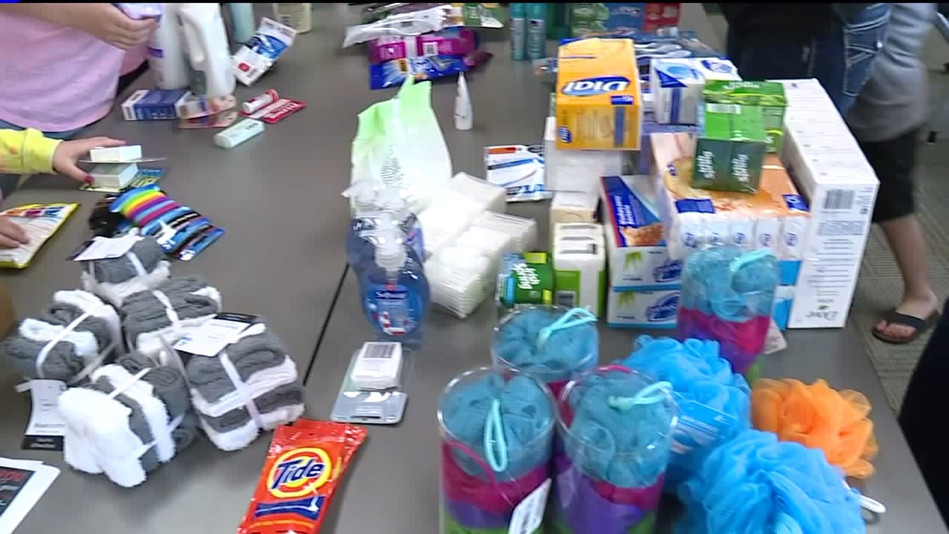 Students Pack Donations for Veterans in Need