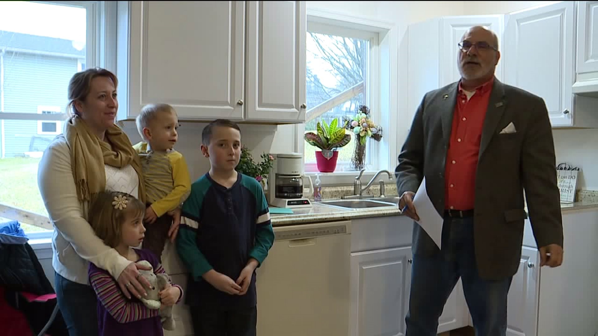 Mother of Three Gets New Home Thanks to Habitat for Humanity