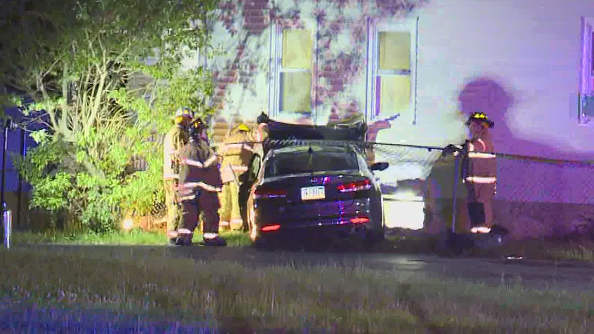Woman hurt after crashing car into Edwardsville home