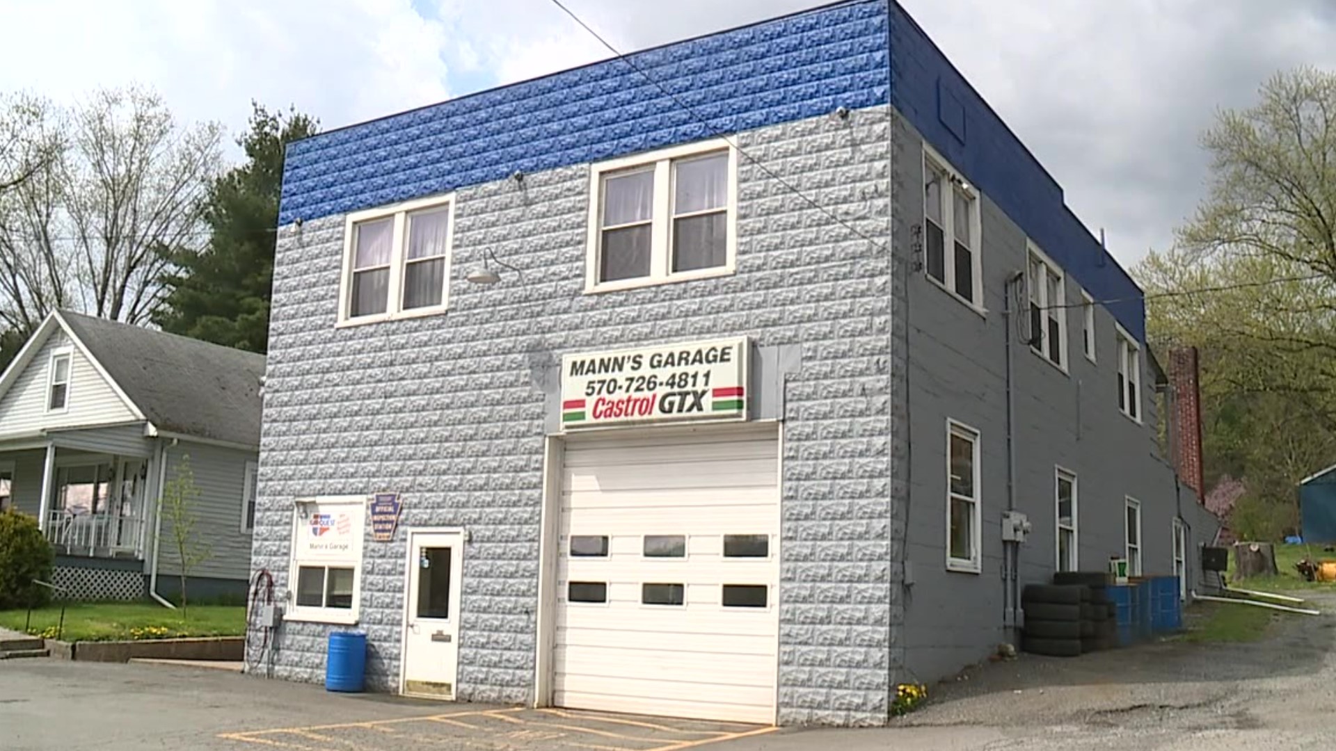 A family-owned auto body shop in Clinton County is closing its doors after almost eight decades of business and three generations of ownership.