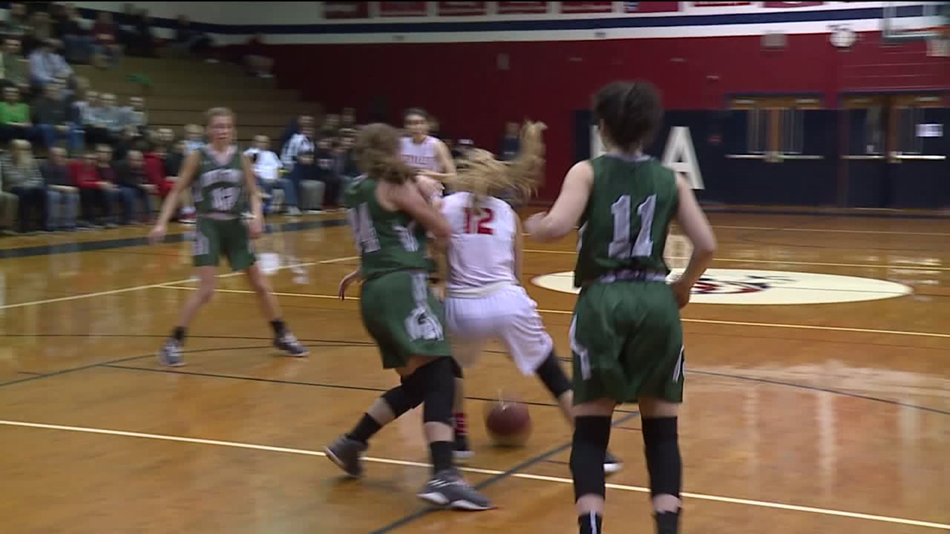 Holy Redeemer Beats Holy Cross in District Semifinals