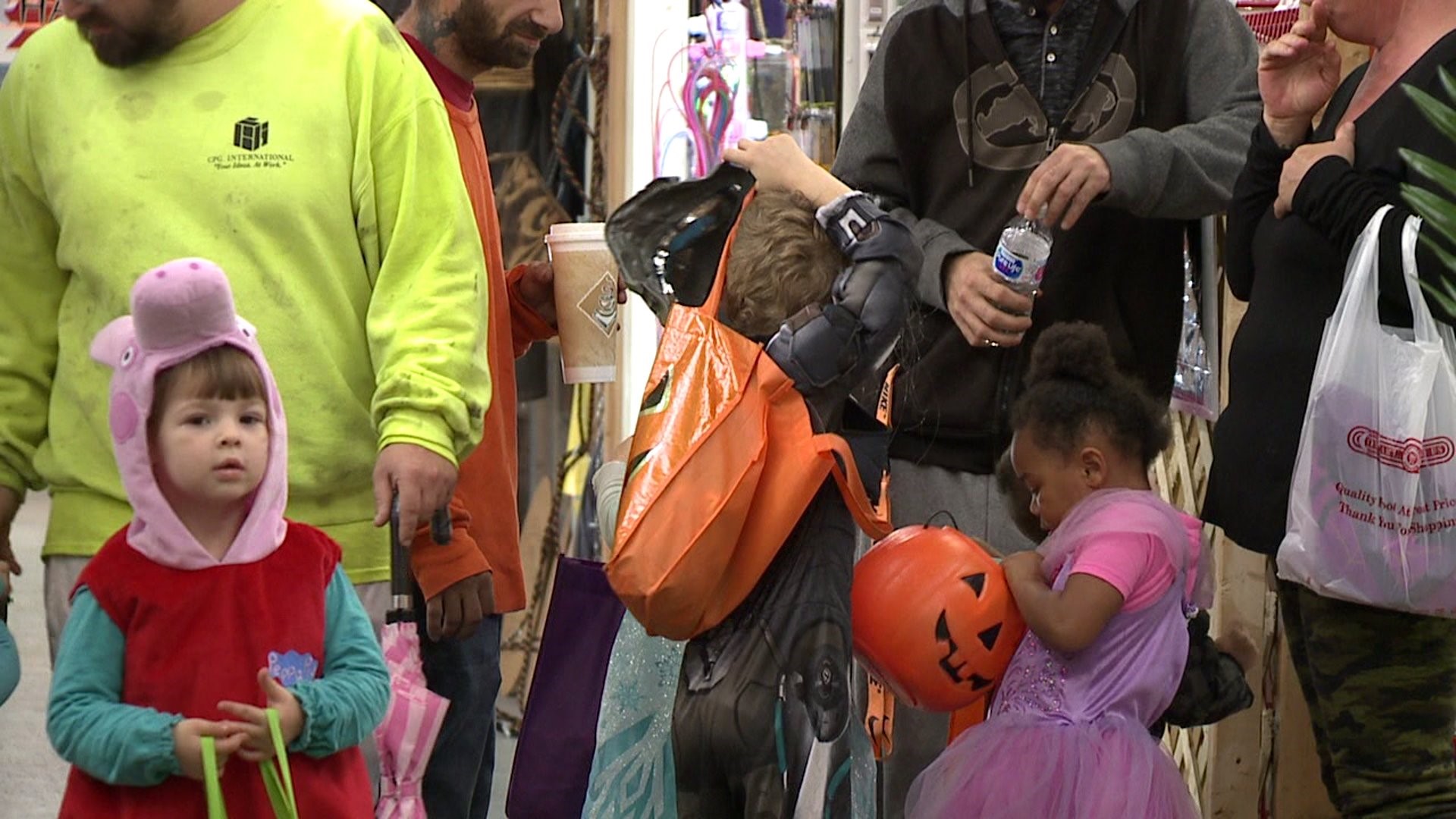 Kids Celebrate Halloween at Sugarman's Flea Market