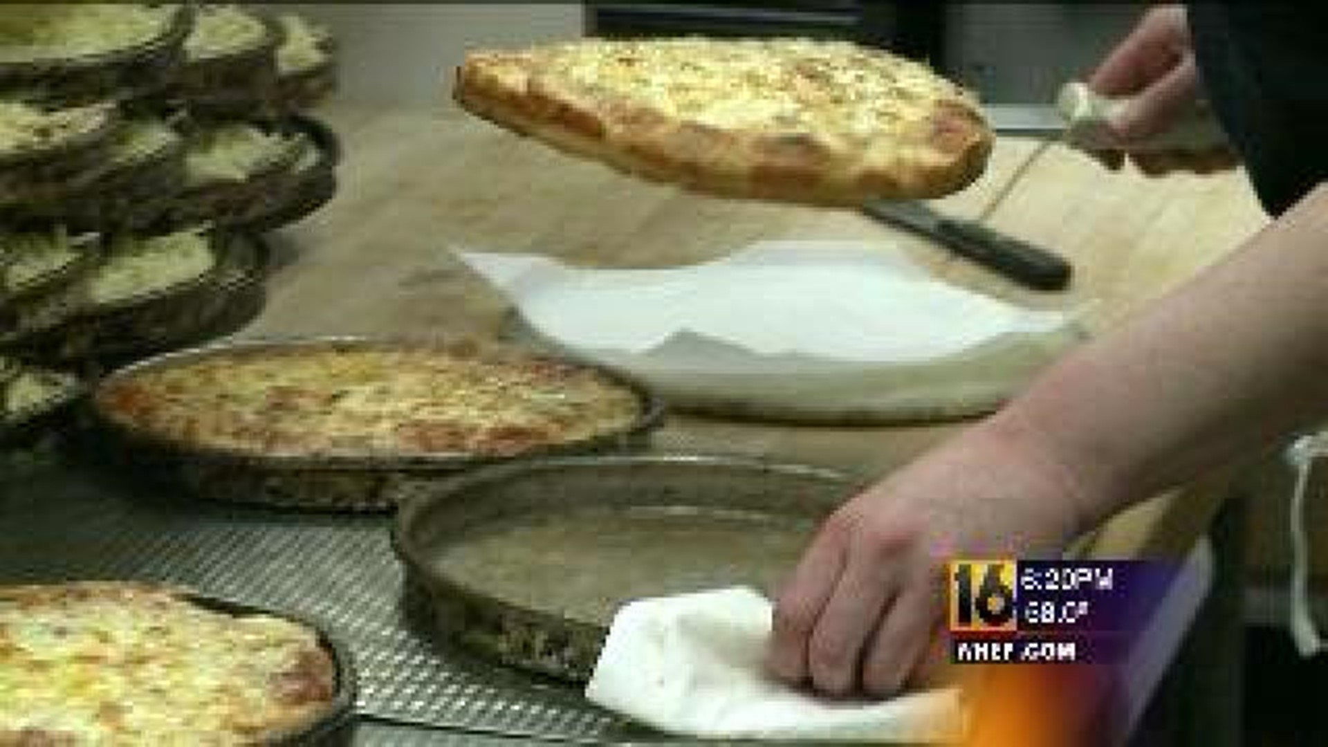 Pizza Place Raises Money for Autism Awareness