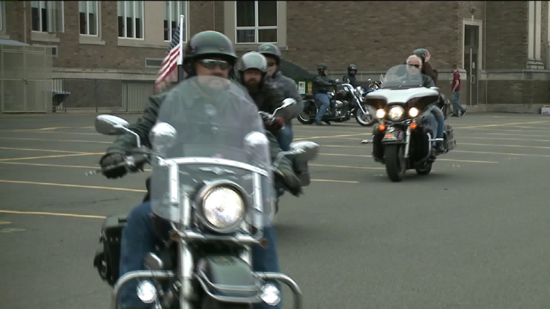 Motorcycle Ride Helps Vets and Pets
