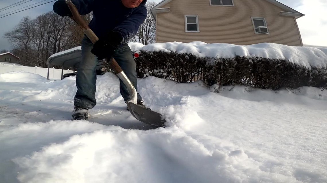 Sounds of shoveling break the quiet at Harveys Lake - Vimarsana News