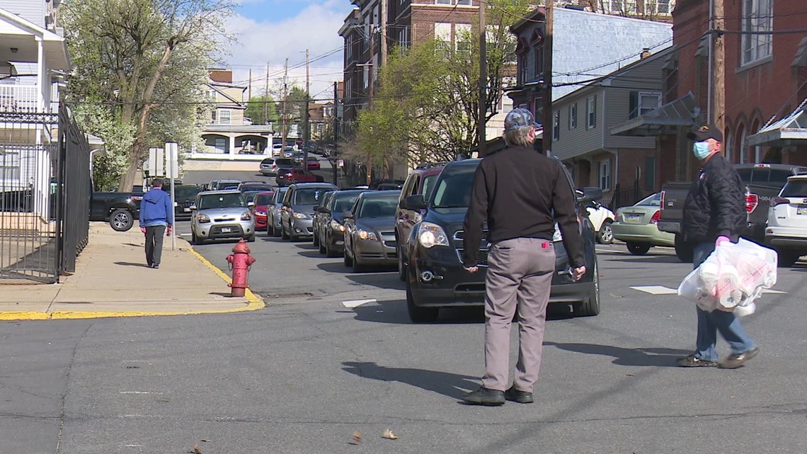 Shamokin area teachers hand out free dinners to families | wnep.com