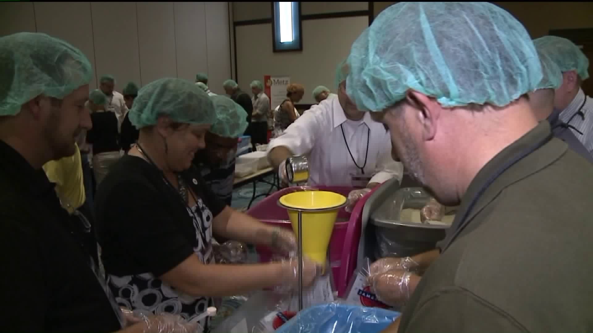 Volunteers Feed 75,000 Hungry Families in Less Than an Hour