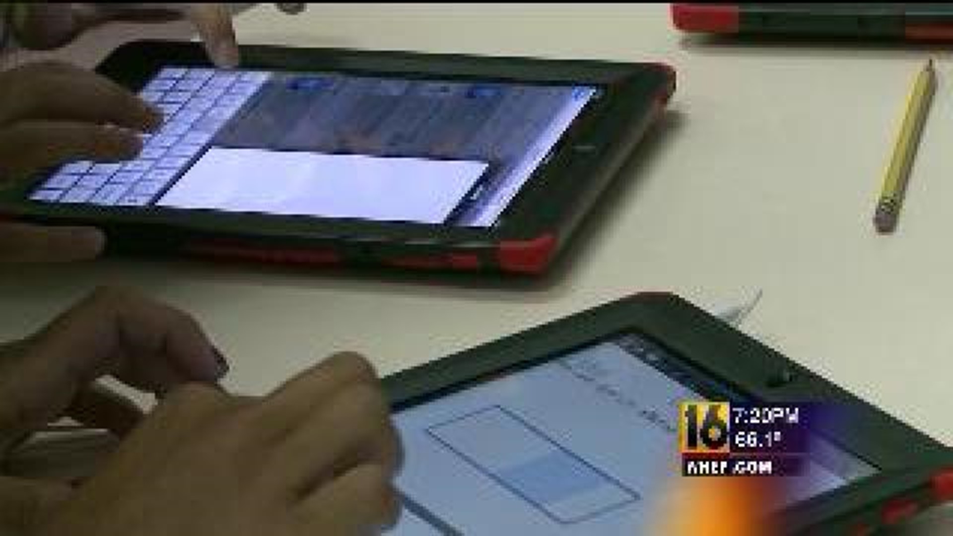 High School Students Equipped with iPads